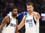 开云下载-雄鹿绝地反击马刺，东契奇关键制胜的简单介绍