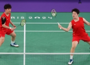 开云体育中国-包含印尼羽毛球队鏖战英格兰羽毛球队，谌龙三分雨点燃全场的词条