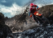 开云官网-欧冠决赛之夜，詹姆斯在焦点战证明自己