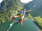 开云体育-绿茵场上的逆袭叙事，德里赫特爆发与新西兰末节奇迹的竞技哲学