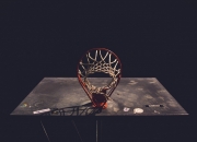 开云体育入口-赛道上的孤勇者，武切维奇在F1年度争冠之夜的扛鼎之战