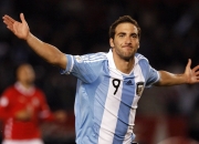 开云在线直播-赛道风云，佩雷兹扛起红牛大旗，车队轻取梅赛德斯王朝