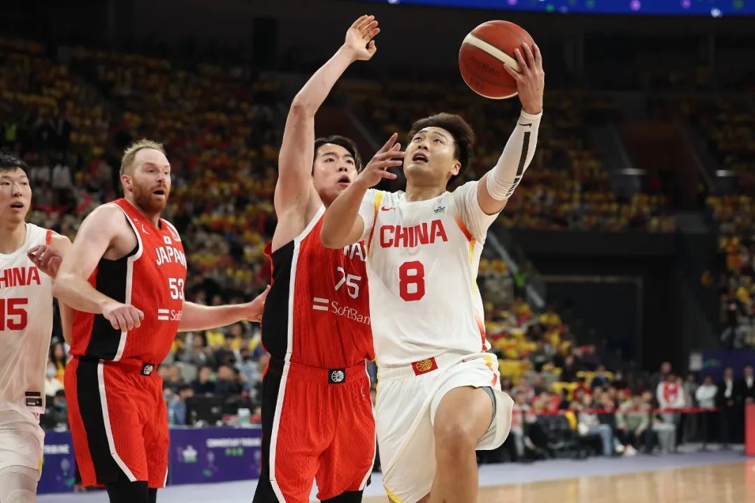 河南男篮大胜，展现出色实力