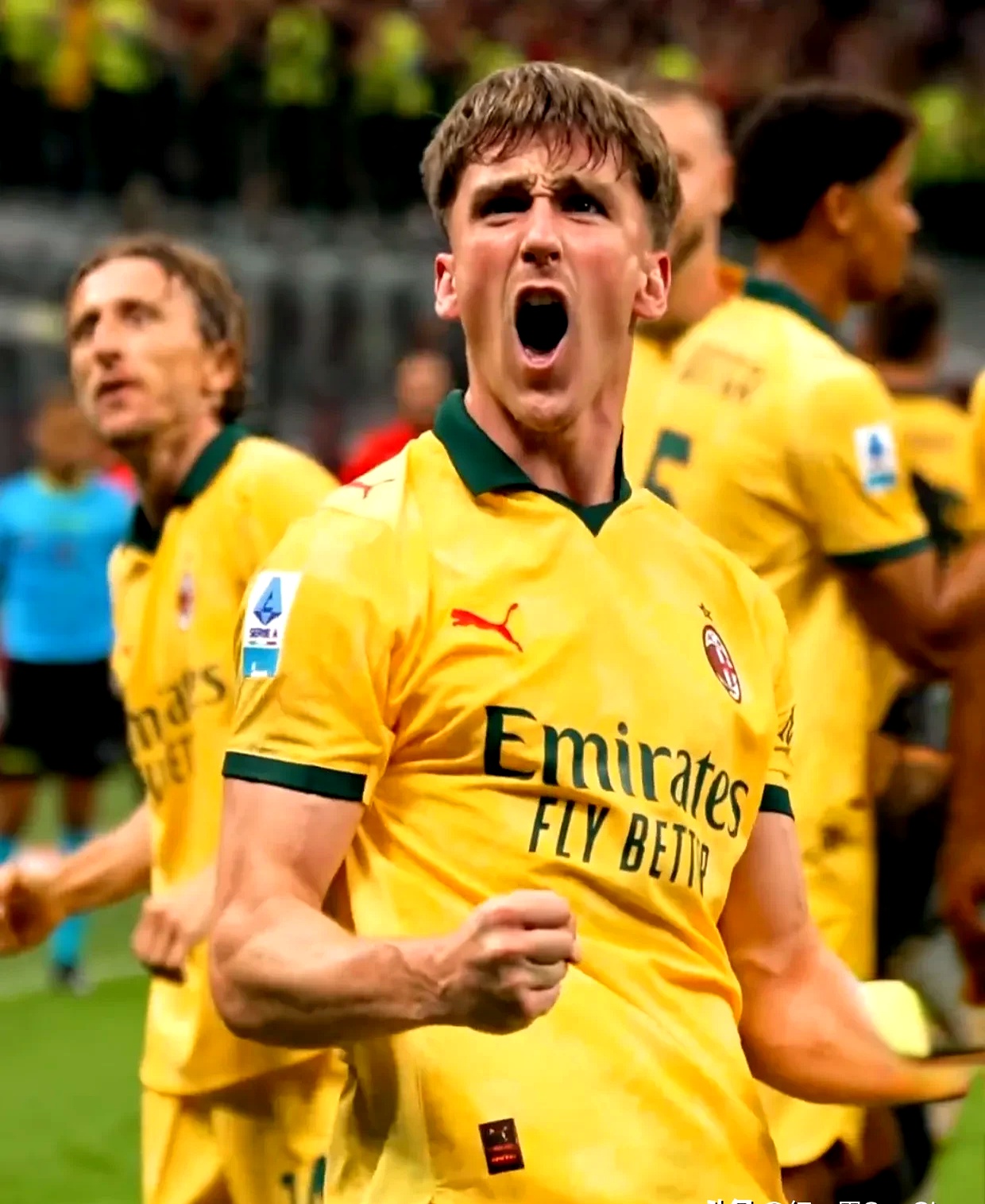 那不勒斯强势AC米兰，德容送出助攻的简单介绍