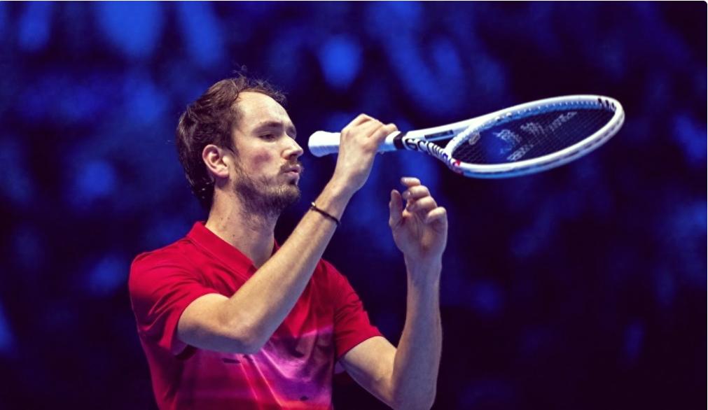 关于蒙特卡洛大师赛力克年终总决赛，梅德韦杰夫点燃赛场的信息