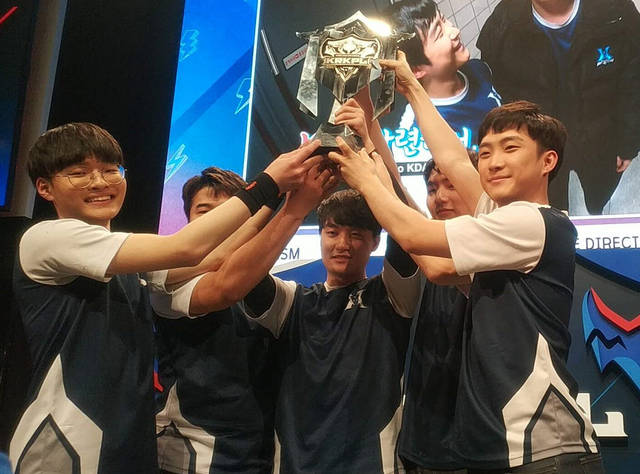 关于冠军杯最新比赛纪实,谁将笑到最后?的信息 关于冠军杯最新比赛纪实,谁将笑到最后?的信息