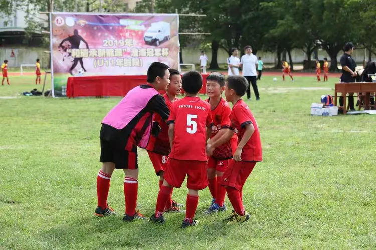 关于冠军杯最新比赛纪实,谁将笑到最后?的信息 关于冠军杯最新比赛纪实,谁将笑到最后?的信息