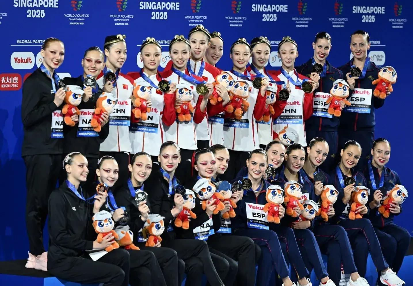 俄罗斯队在欧洲锦标赛中夺得亚军