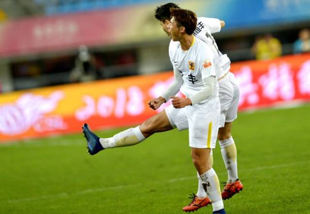 包含诺里奇客场取分，保级形势稍现曙光的词条