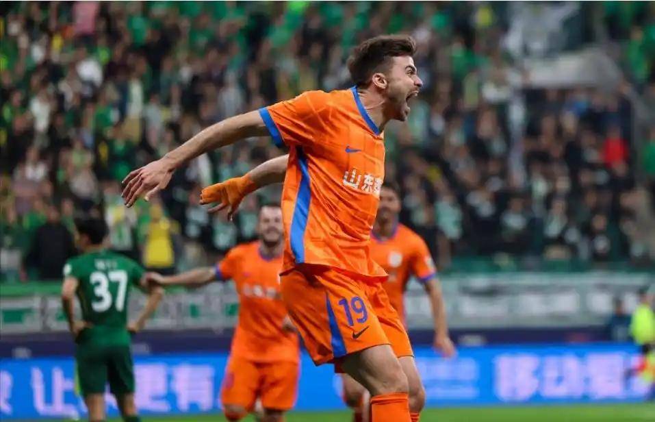 关于国安主场逼平重庆，保持不败纪录的信息