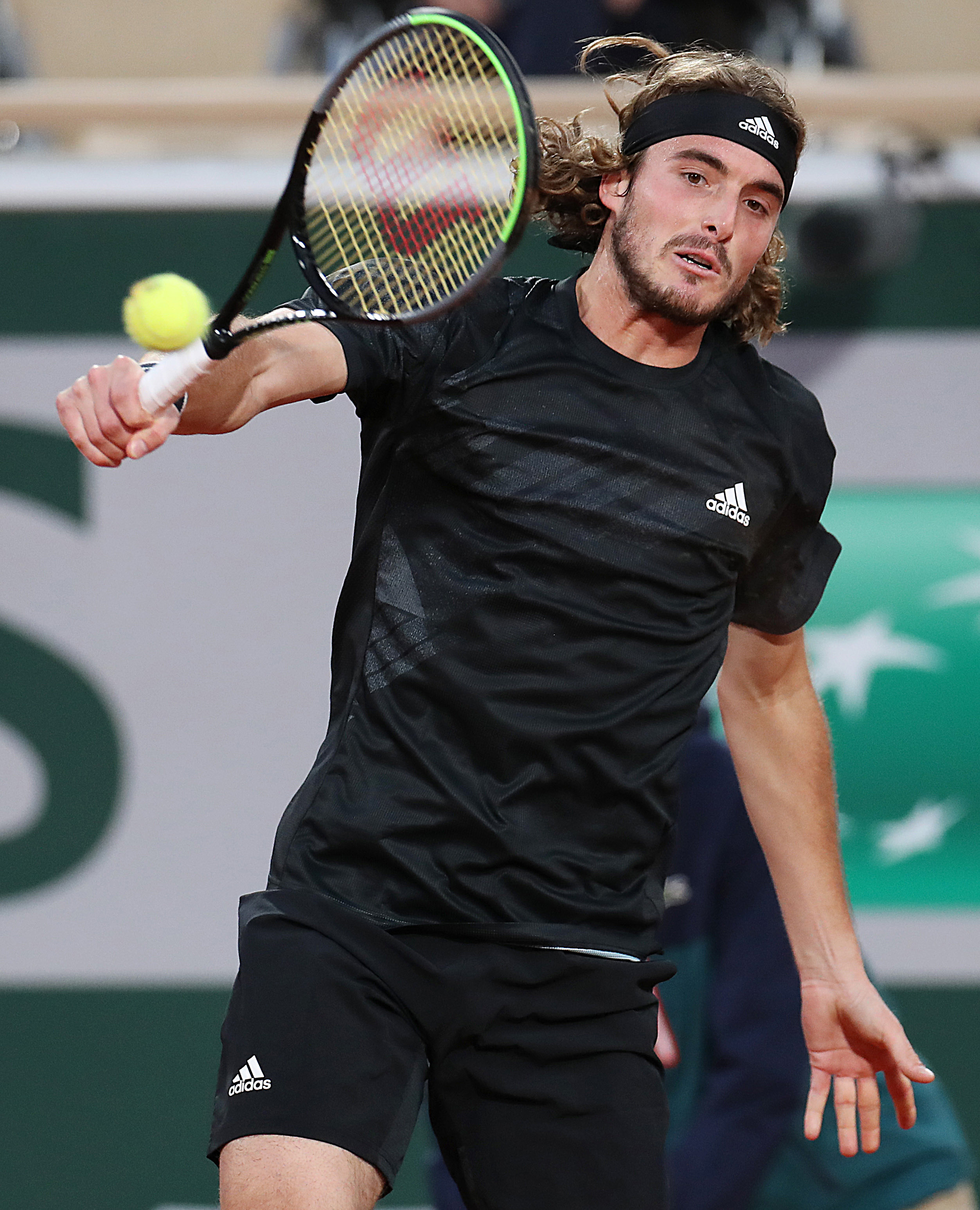 意大利网球队强势德国网球队，西西帕斯制霸全场的简单介绍