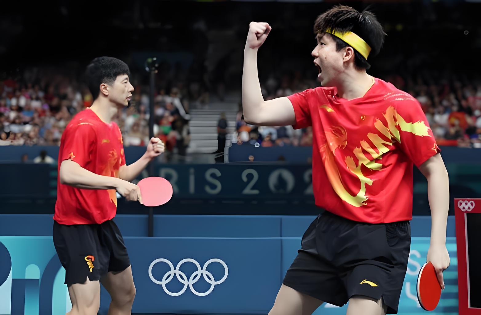 包含法国乒乓球队鏖战中国乒乓球队，奥恰洛夫爆发神勇的词条