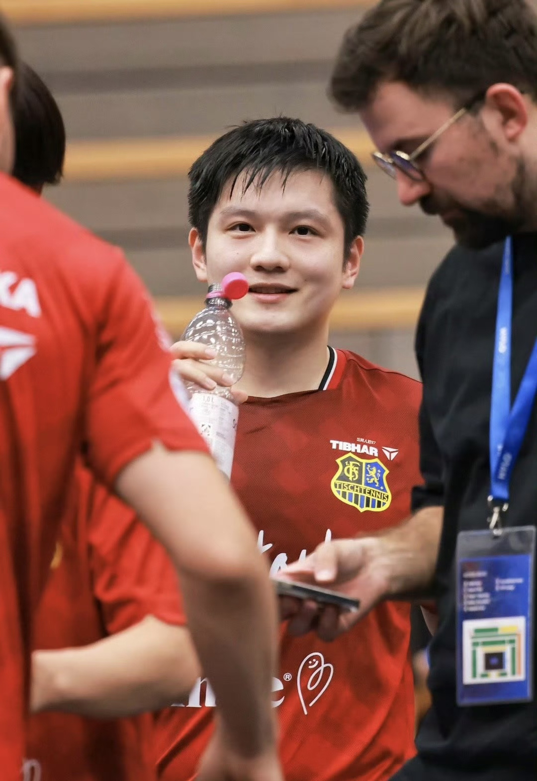 英格兰队完胜葡萄牙队，樊振东扛起全队