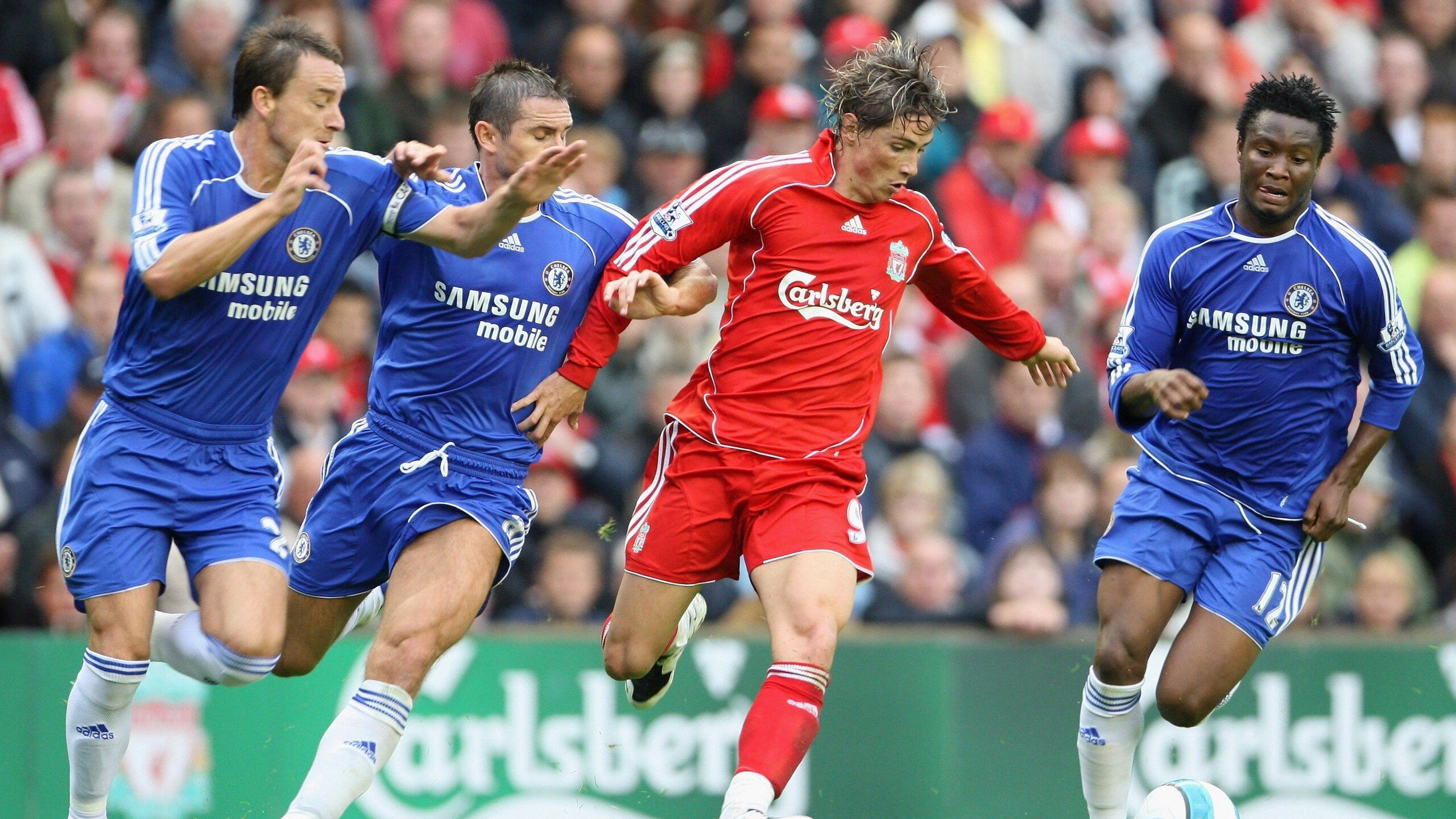 绿茵场上的颠覆者,卢卡库关键时刻站出来,墨西哥新星斩落曼城巨人