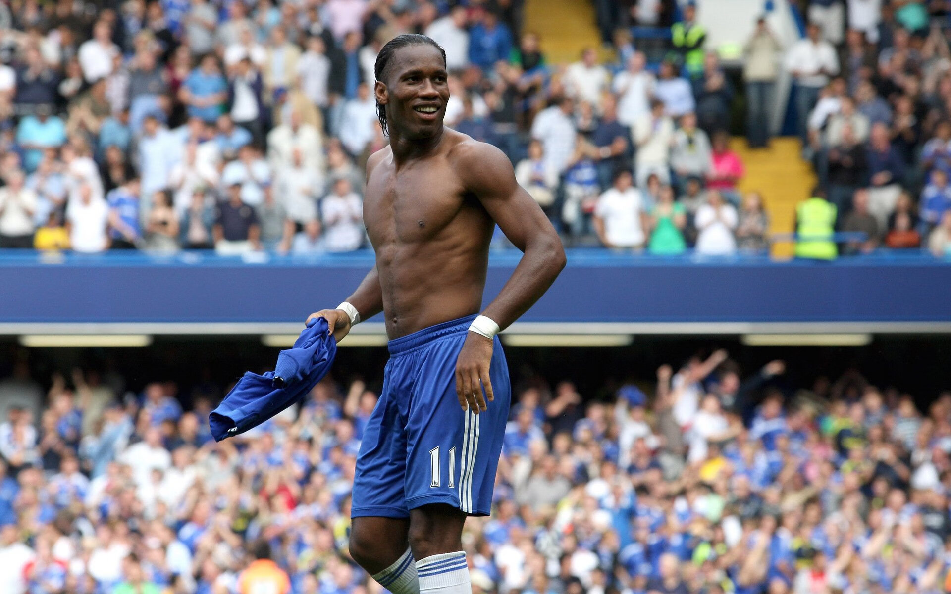 鹰击长空,英超争冠悬念再起,水晶宫力克狼队背后的战术博弈